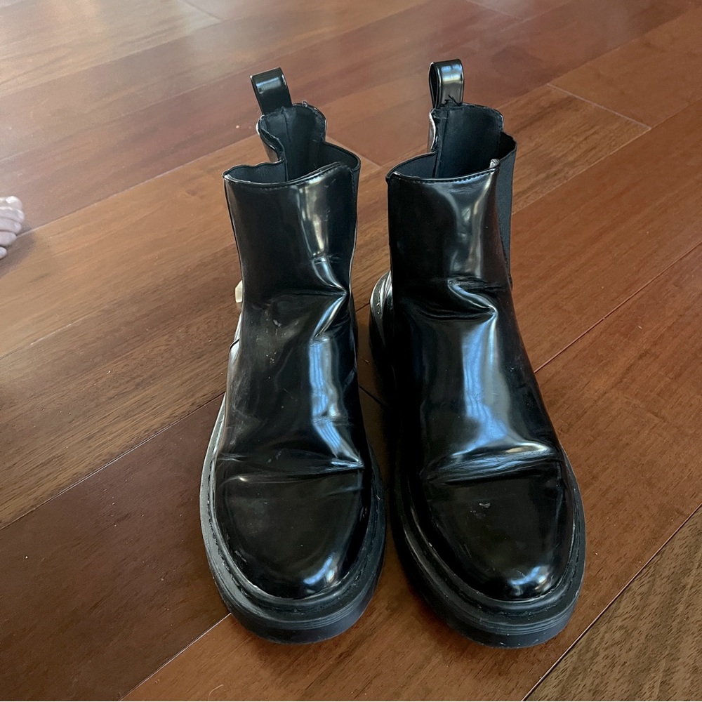 F21 WOMEN BOOTS